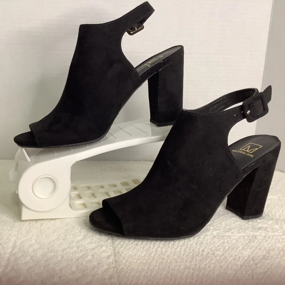 EUC Material Girl‎ Mbrittni black block heel peep toe suede heels size 7.5